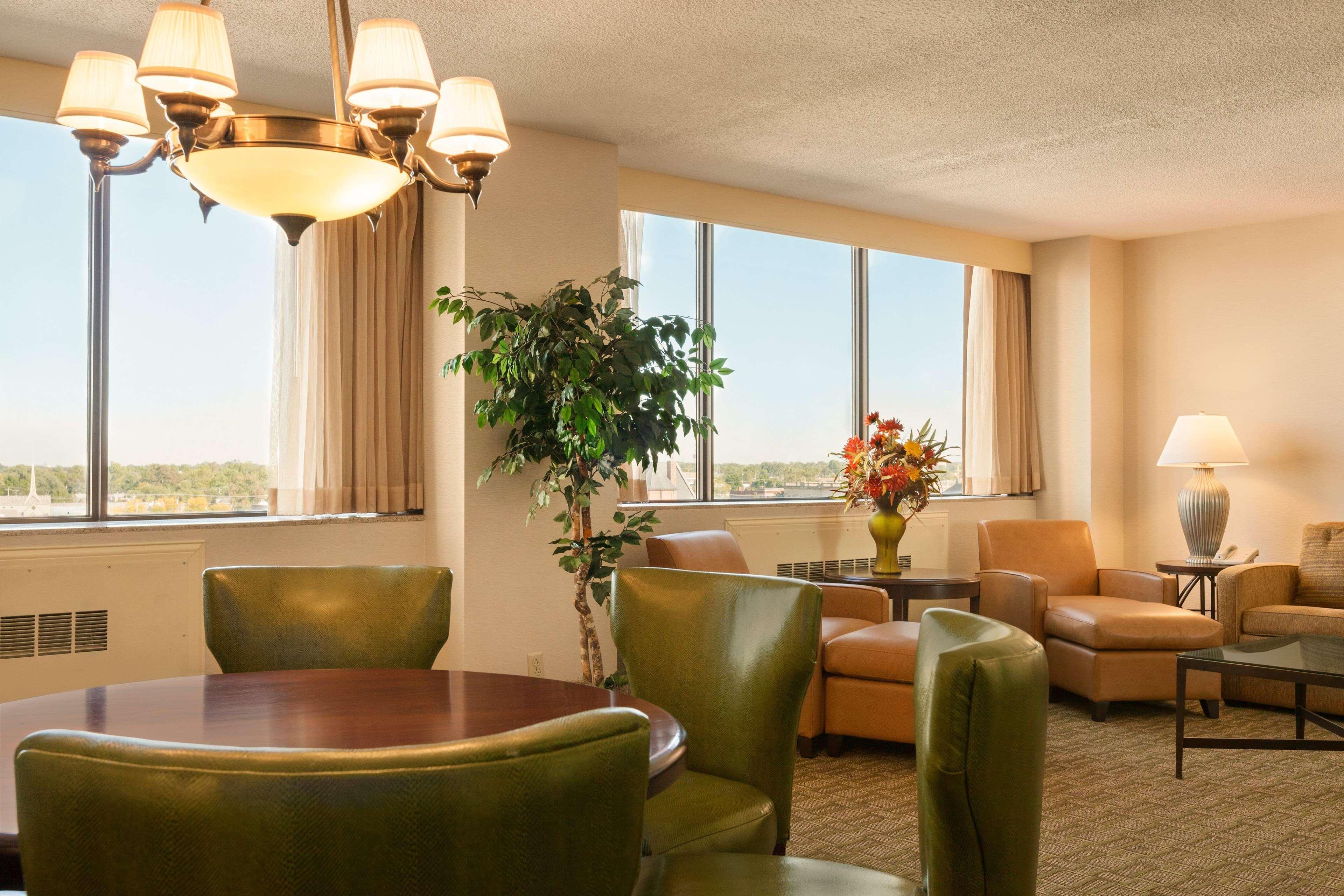Hilton Fort Wayne At The Grand Wayne Convention Center (Adults Only) Exterior foto