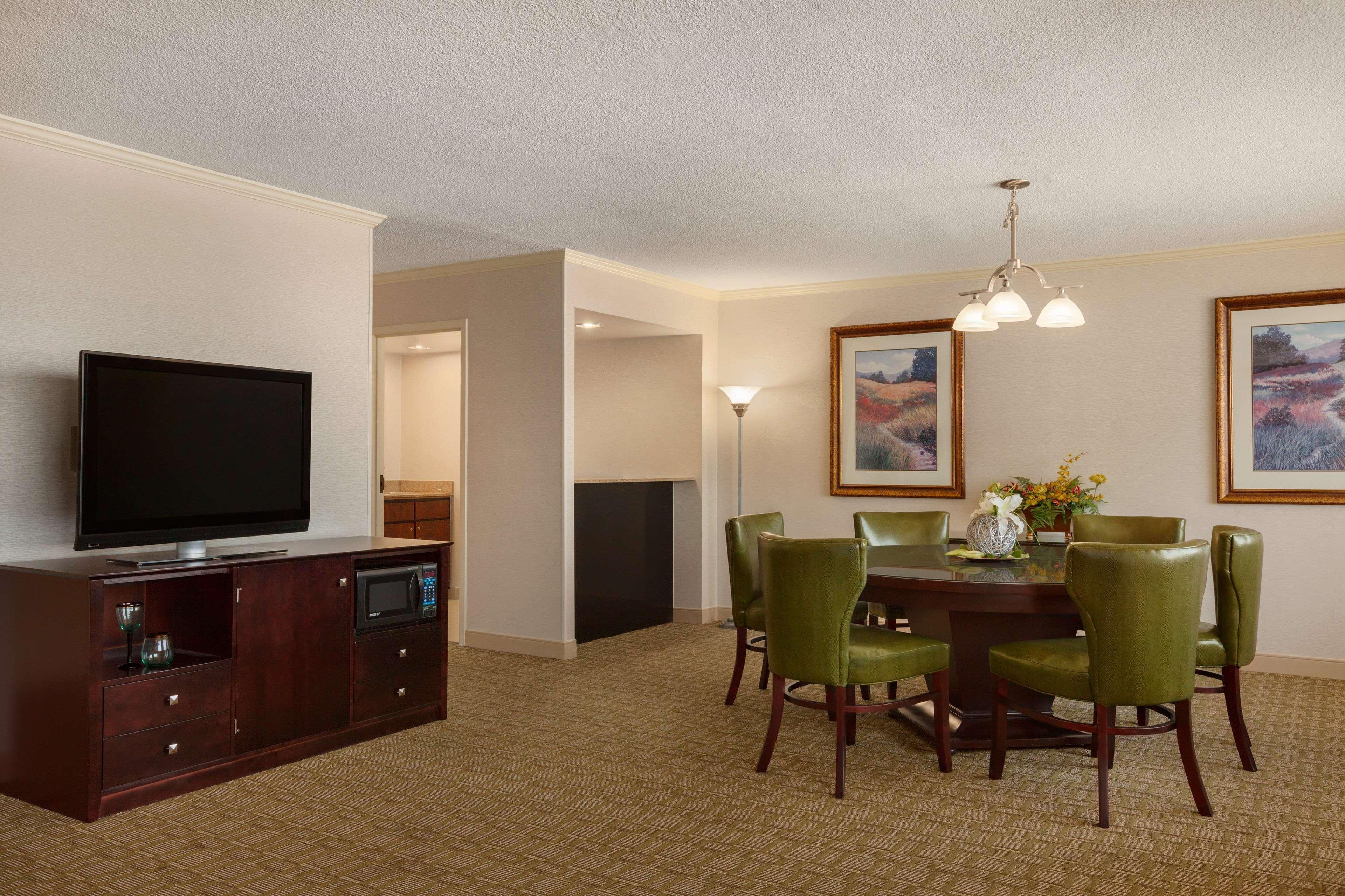 Hilton Fort Wayne At The Grand Wayne Convention Center (Adults Only) Exterior foto
